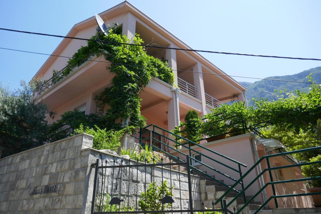 Ecohouse Risan Studio Exterior foto