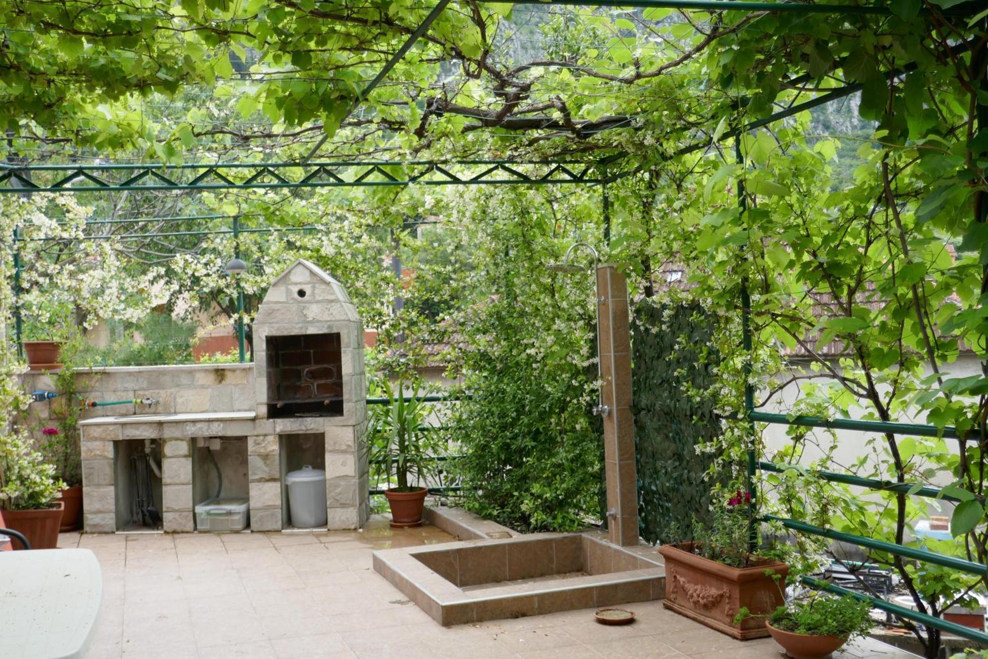 Ecohouse Risan Studio Exterior foto