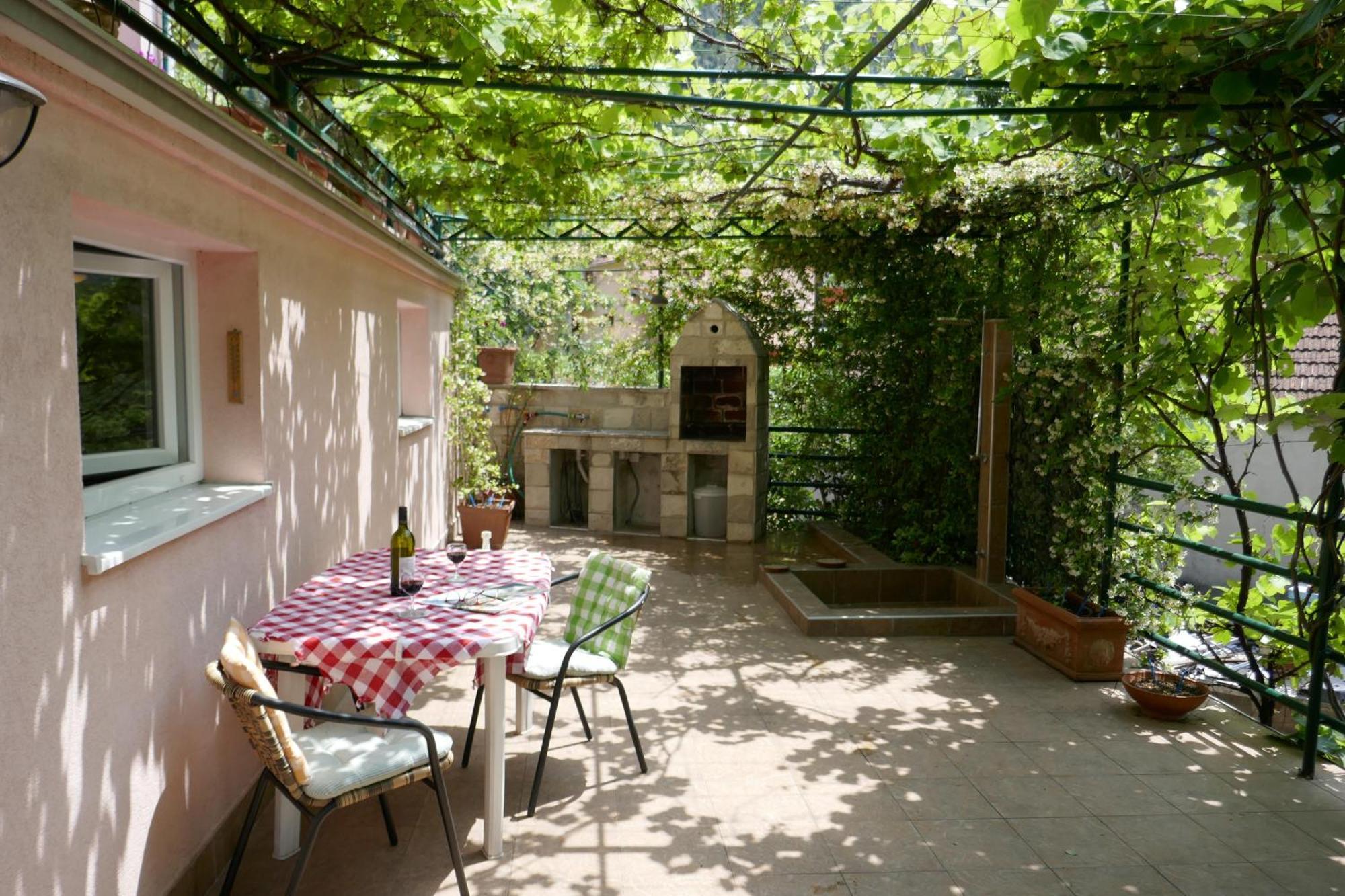 Ecohouse Risan Studio Exterior foto